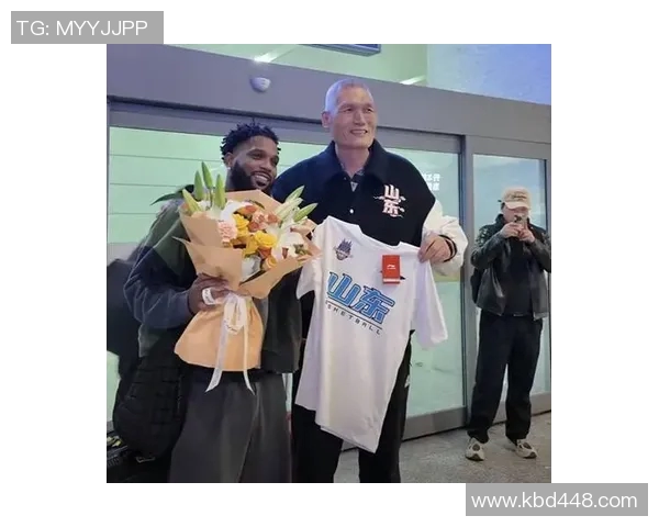 山东高速男篮新外援来了!鲍威尔:新赛季想带球队再上新高度 山东高速男篮新外援来了!鲍威尔:新赛季想带球队再上新高度