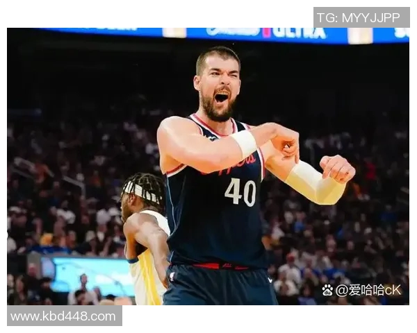 史上仅六人单赛季前四场战能场均35+5+5，里夫斯在列