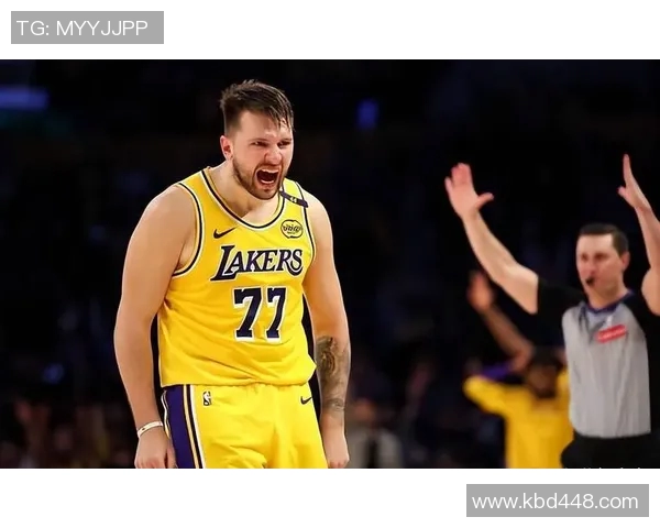 东契奇：不知为何里夫斯这场比赛不想投篮 海斯打出了一场精彩比赛