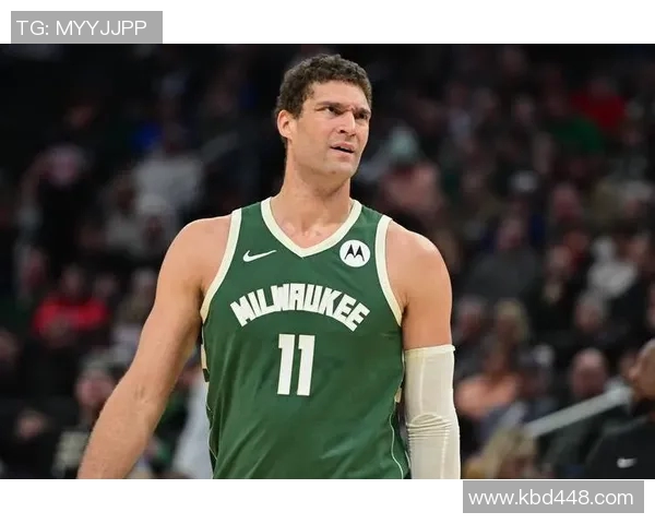 状态爆棚!三球首节命中4记三分拿到15分 状态爆棚!三球首节命中4记三分拿到15分